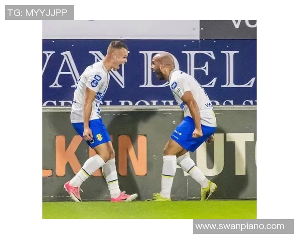 前进鹰与瓦尔韦克的激烈对决揭示足球战术与团队精神的完美结合